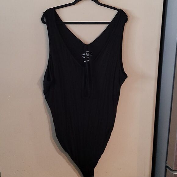 Cute Torrid bodysuit perfect condition size 4 - Picture 1 of 4